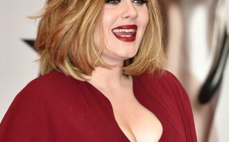 Adele bật khóc khi thắng lớn tại tại lễ trao giải âm nhạc Brit năm 2016