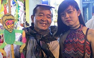 Con rối truyền thống từ giấy bìa thu hút teen dịp Trung thu