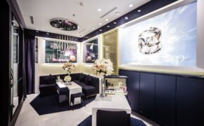 Trải nghiệm cửa hàng mỹ phẩm đẳng cấp 5 sao