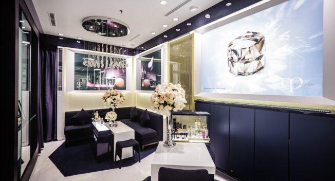 Trải nghiệm cửa hàng mỹ phẩm đẳng cấp 5 sao