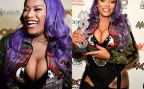 Ca sỹ người Anh khoe vòng một nảy nở