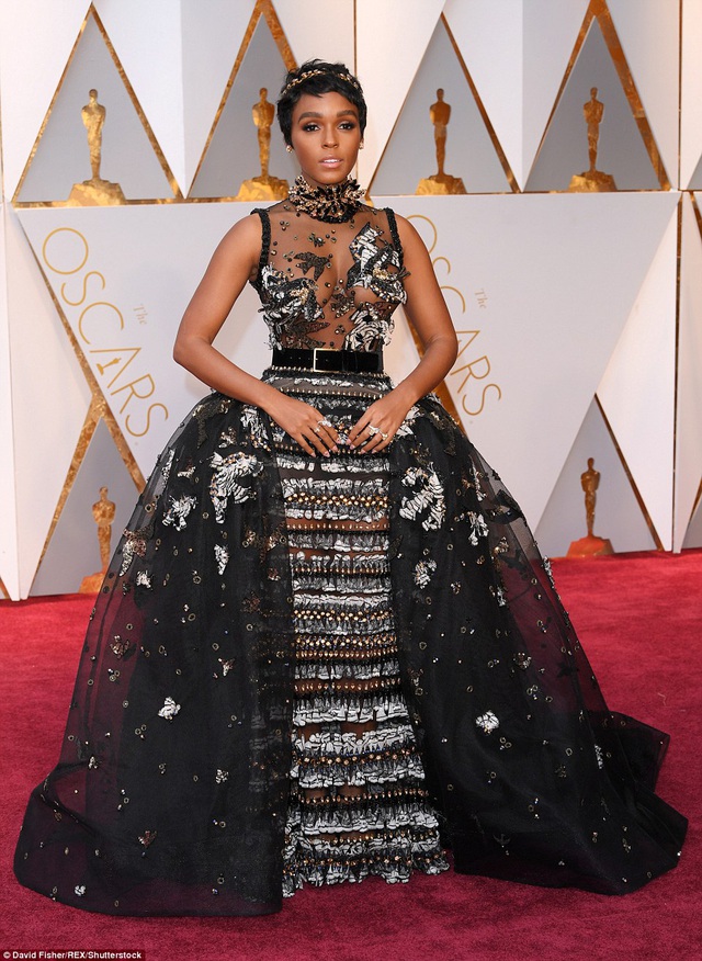  Janelle Monae với bộ váy họa tiết khó hiểu 