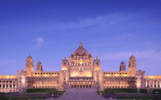 Khách sạn lâu đài xa hoa bậc nhất thế giới