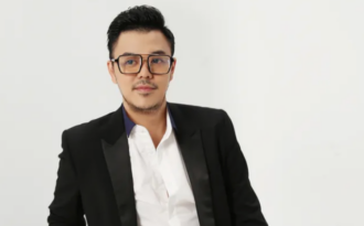 MC Tuấn Tú phải giao ước với vợ không được ghen khi xem cảnh “nóng” của chồng với bạn diễn