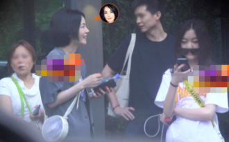 Ảnh đoàn tụ hiếm hoi của Vương Phi và con gái thứ hai