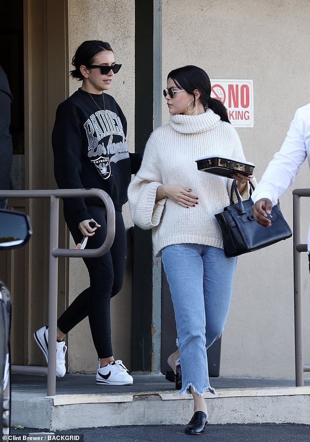  Selena Gomez dành những ngày đầu năm mới tại Los Angeles. 