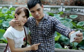 Muôn kiểu “tự sướng” độc đáo của giới trẻ Hà Nội