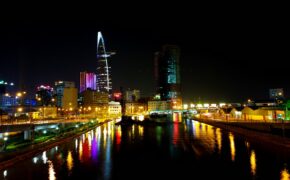 Sài Gòn cuối tuần… Thức đêm cùng Sài Gòn