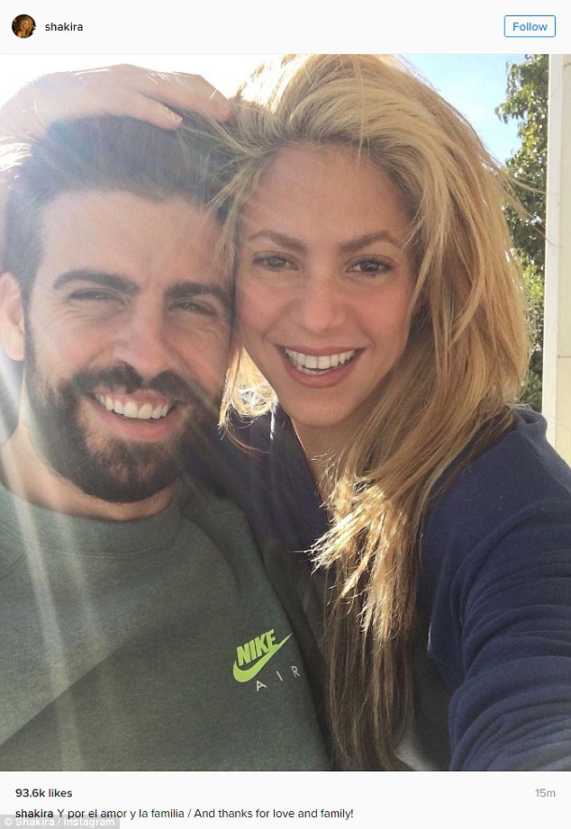  Shakira hạnh phúc trong kỳ nghỉ bên bạn trai kém 9 tuổi - cầu thủ bóng đá Tây Ban Nha Gerard Pique 