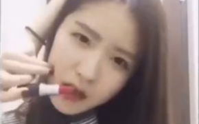 Đánh son kiểu oái oăm thành… trào lưu giới trẻ