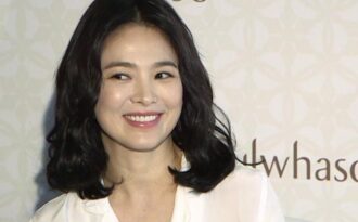 Song Hye Kyo duyên dáng và xinh đẹp tại Hồng Kong