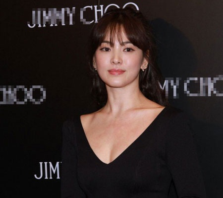 Nụ cười thân thiện luôn nở trên môi Song Hye Kyo.