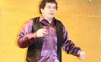 Quán quân Step dance thế giới khoe tài trước sinh viên Việt