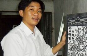 Mối tình cô gái trẻ giúp cựu buôn bạc giả “sống lại”