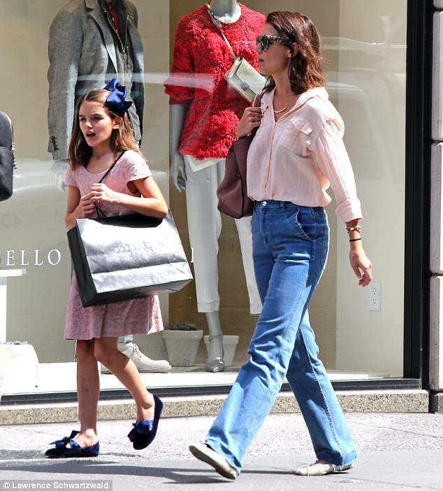  Suri Cruise, 11 tuổi, là con gái ruột duy nhất của Tom Cruise và Katie Holmes. 