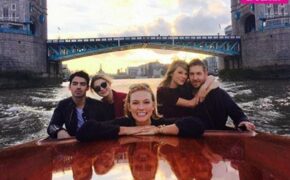 Taylor Swift hẹn hò đôi với bạn trai cũ