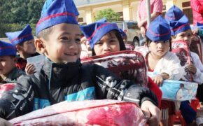 Nghệ An: Lính trẻ mang “đông ấm” tới học trò vùng cao