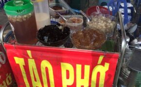 Nắng nóng đỉnh điểm, hàng tào phớ, nước giải khát… “đuổi không hết khách”