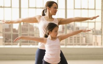 Mách các mẹ cách giúp trẻ  thích thể dục