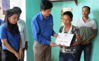 Tỉnh Đoàn Nghệ An hỗ trợ gia đình đoàn viên vụ cháy thuyền