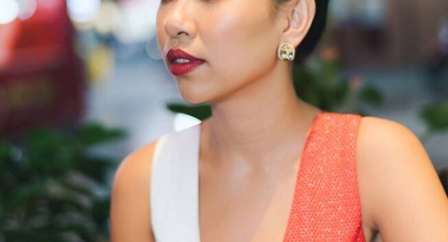 Thảo Trang là ca sĩ Việt duy nhất trình diễn tại đêm chào mừng APEC 2017