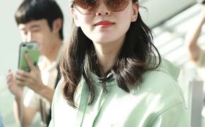 5 tháng sau khi sinh con, Lưu Thi Thi xuất hiện xinh đẹp tại sân bay