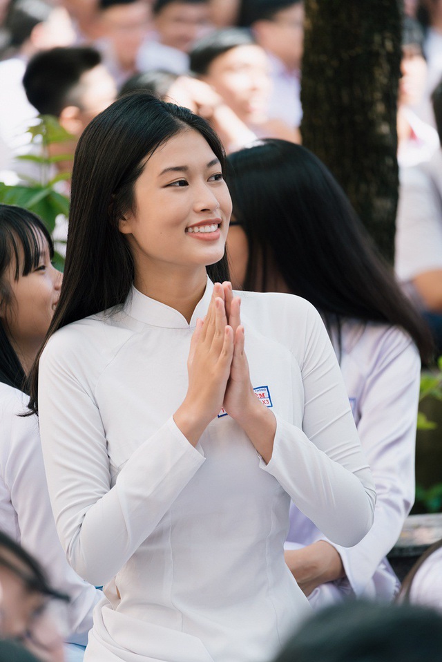 Hành trình gian nan giảm 20 kg của gương mặt Nữ sinh áo dài Việt 2018 - 10