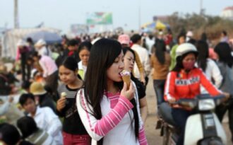 Ngỡ ngàng thôn nữ “lột xác” khi thành sinh viên ở phố