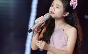 Khán giả rơi nước mắt khi học trò Hương Tràm hát hit “triệu view” của HLV