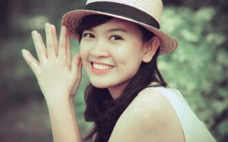 Cô gái đại sứ thể thao học đường 9X dịu dàng khoe sắc