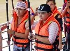 Đầu năm, chèo thuyền kayak