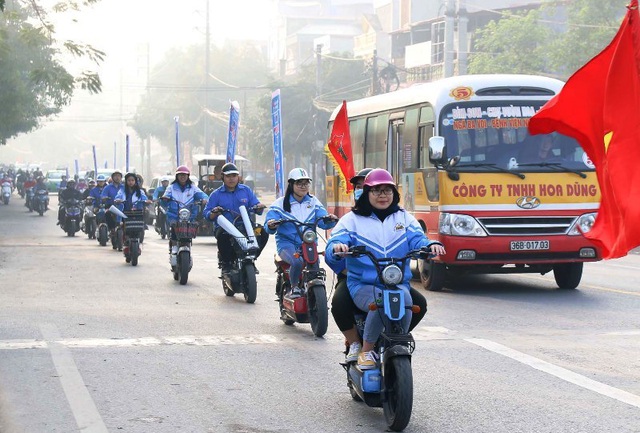 Thanh Hóa: Bạn trẻ kêu gọi “thả cá đừng thả túi nilon”  - 3