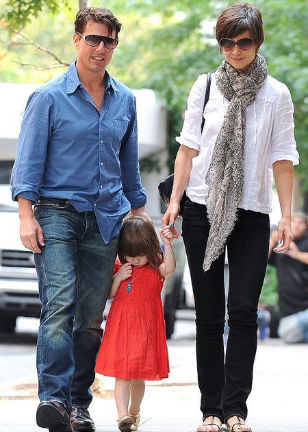 Tom Cruise và Katie Holmes cùng con gái Suri khi còn chung sống.