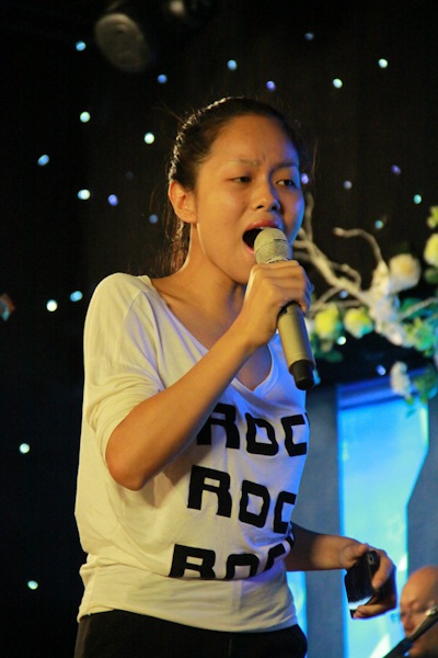 Hoàng Quyên - một giọng ca được đào tạo bài bản của cuộc thi Vietnam Idol 2012.