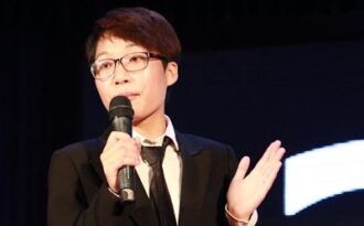 Giới trẻ hăng say tranh luận “lương cho người nội trợ”, “quyền lợi đàn ông”