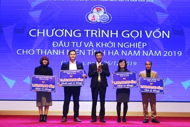 Trao 15 tỷ đồng vốn đầu tư khởi nghiệp cho 4 dự án của thanh niên Hà Nam - 1