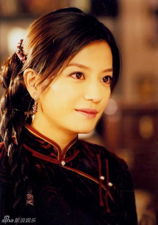  Diêu Mộc Lan trong Kinh Hoa Yên Vân dường như là vai diễn cuối cùng của Triệu Vy trên màn ảnh nhỏ Hoa ngữ. Cô vào vai một cô gái đằm thắm, sâu sắc và được khen ngợi thực sự. 