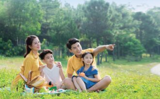 Dạy con – Lựa chọn bao bọc hay đối mặt với rủi ro