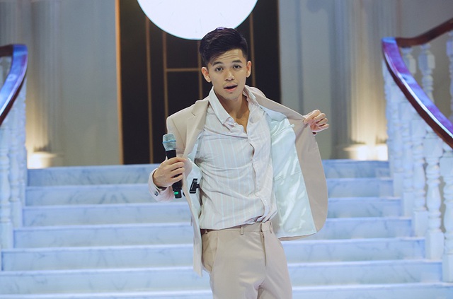 Quán quân Vietnam Idol 2015 Trọng Hiếu cởi mở và hoạt ngôn.