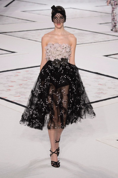 Váy của Giambattista Valli