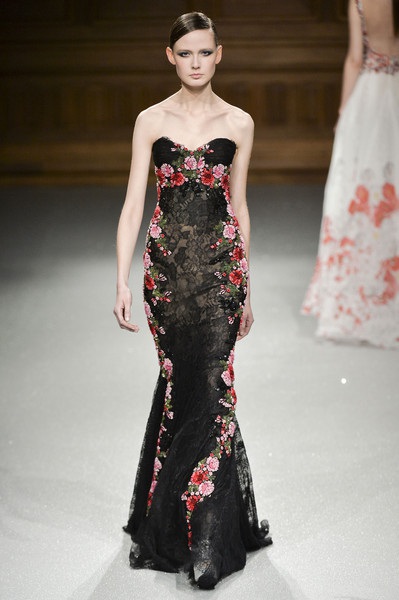 Váy của Tony Ward