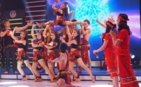 Chí Trung bị “đốt cháy” bởi gia đình tài tử