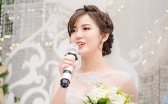 Hot girl Tú Linh nghẹn ngào kể về duyên phận với chồng