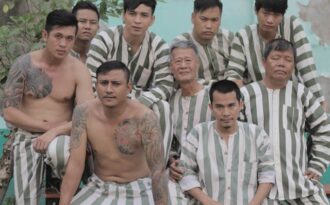 Tự truyện sao Việt: Người khoe thành tích giường chiếu, kẻ điều gái bia ôm