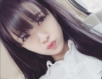 Các hot girl cũng “sốt” với trào lưu 7 công việc đầu đời