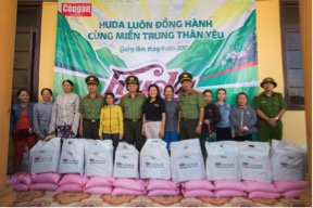 Đồng hành sẻ chia cùng miền Trung sau bão số 10