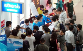 Tết đến, công nhân lại lo lắng tìm phương tiện về quê