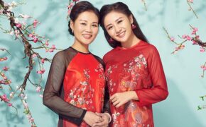 Văn Mai Hương khoe mẹ ruột trẻ trung, xinh đẹp trong tà áo dài xuân