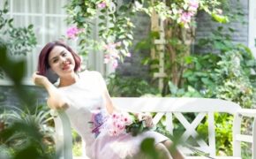 Vân Trang và những khoảnh khắc ngọt ngào với hương hoa