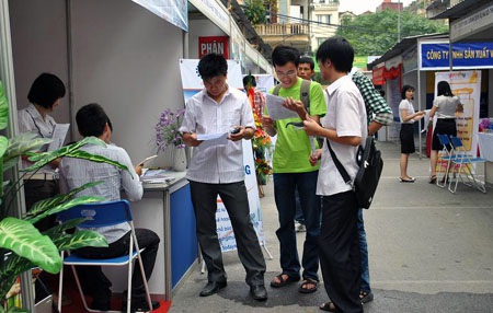 Hơn 17.000 người tham gia Ngày hội việc làm thanh niên thủ đô - 2